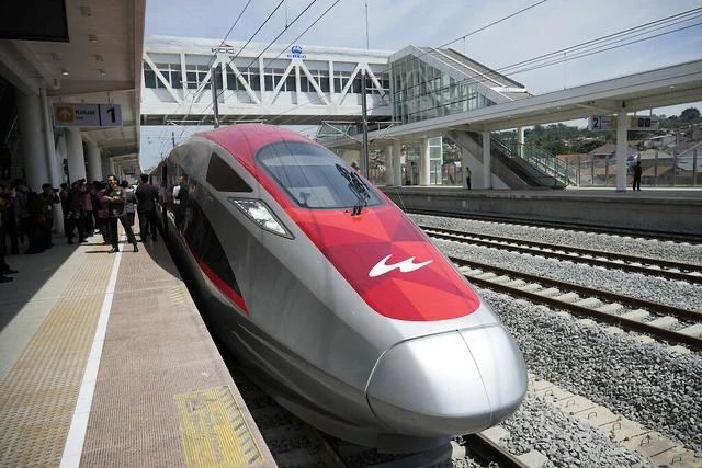 SAONON发电机组助力雅万高铁正式启用！！可靠电力包管列车稳固运行